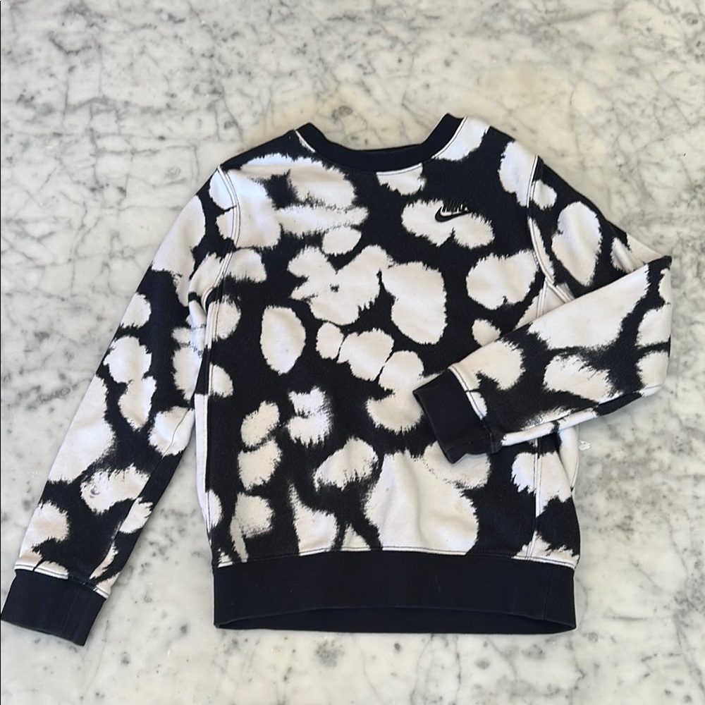 Nike Youth Black and White Sweatshirt